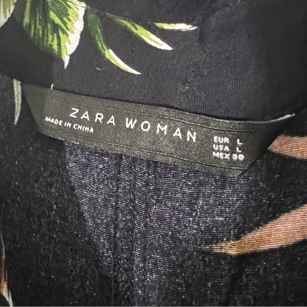 Women’s Zara Collar Floral Macaw Button Up Pant Jumpsuit Tropical Size L Parrot - Picture 4 of 8